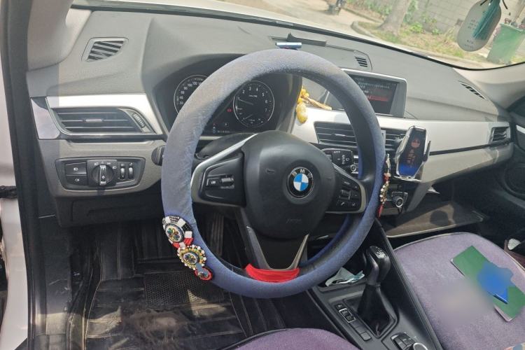 Used BMW X1 2019 sDrive18Li Fashion Model Steering Wheel