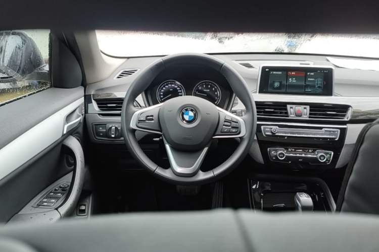 Used BMW X1 2019 sDrive20Li Leading Model Steering Wheel