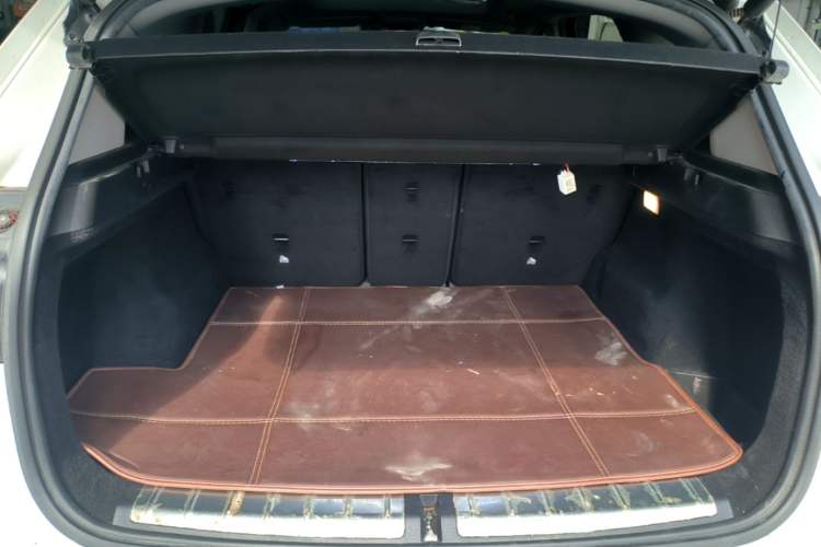 Used BMW X1 2019 sDrive20Li Leading Model Trunk