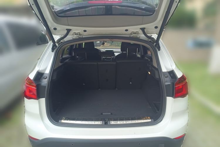 Used BMW X1 2019 sDrive20Li Leading Model Trunk