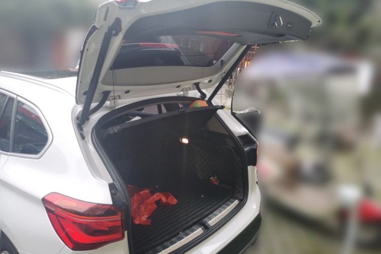 Used BMW X1 2019 sDrive20Li Leading Model Trunk