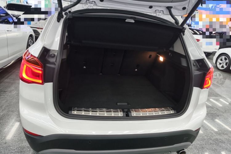 Used BMW X1 2019 sDrive20Li Leading Model Trunk