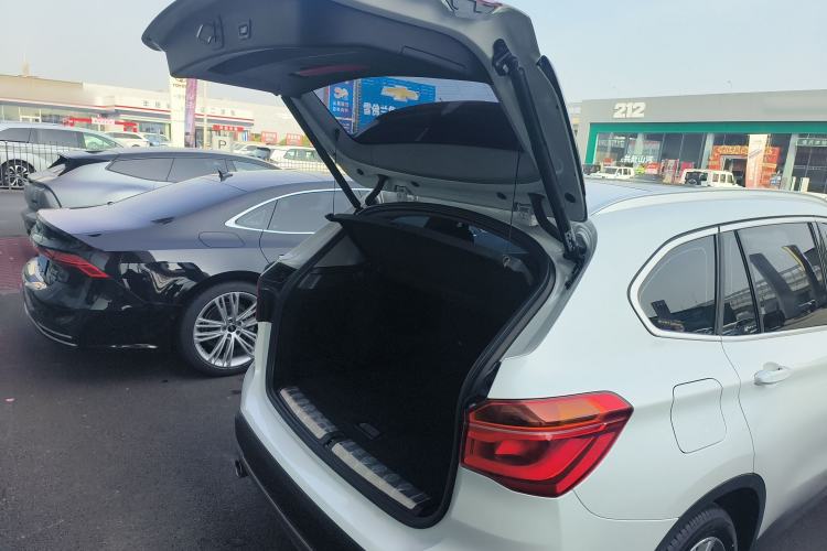Used BMW X1 2019 sDrive20Li Leading Model Trunk