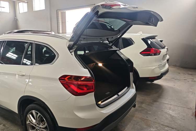 Used BMW X1 2019 sDrive20Li Leading Model Trunk