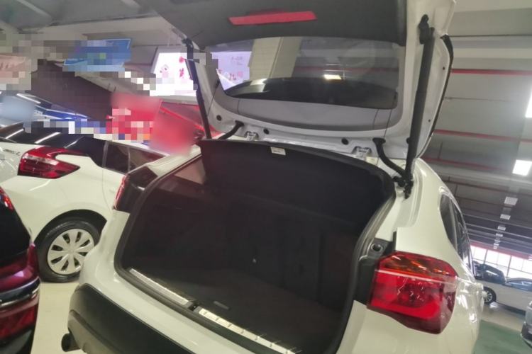 Used BMW X1 2019 sDrive20Li Leading Model Trunk