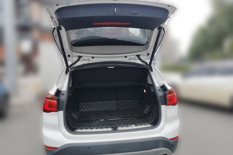 Used BMW X1 2019 sDrive20Li Leading Model Trunk