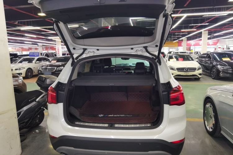 Used BMW X1 2019 sDrive20Li Leading Model Trunk