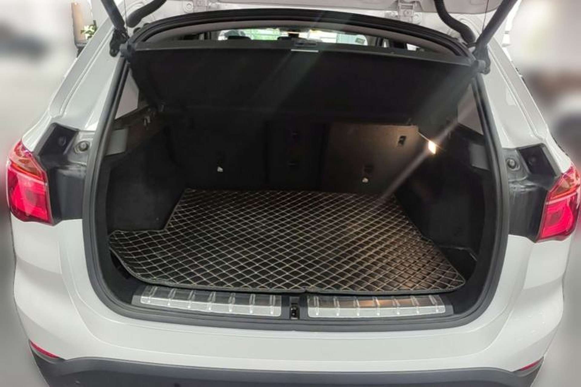 Used BMW X1 2019 sDrive20Li Leading Model Trunk