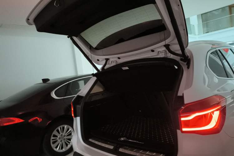 Used BMW X1 2019 sDrive18Li Premium Edition Trunk