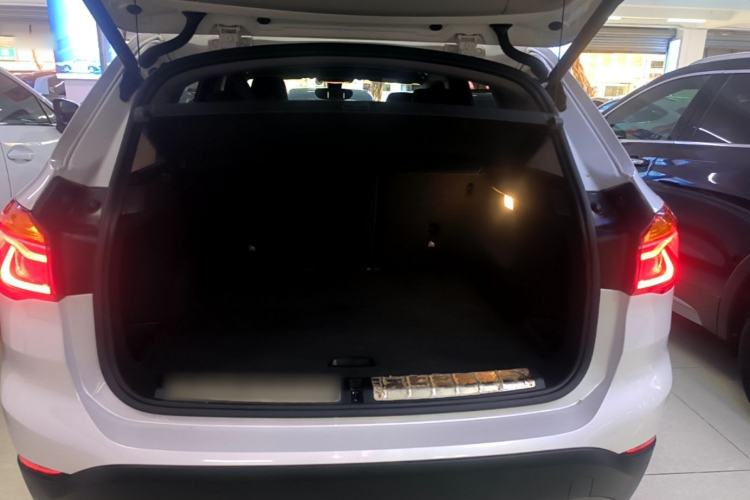 Used BMW X1 2019 sDrive20Li Leading Model Trunk