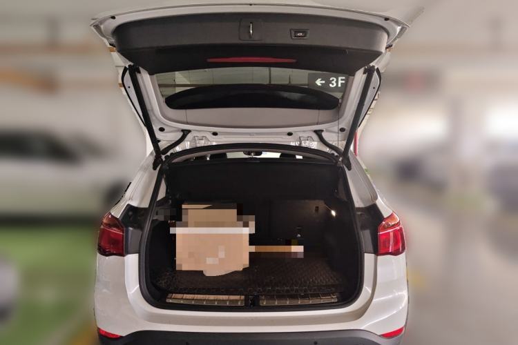 Used BMW X1 2019 sDrive20Li Leading Model Trunk