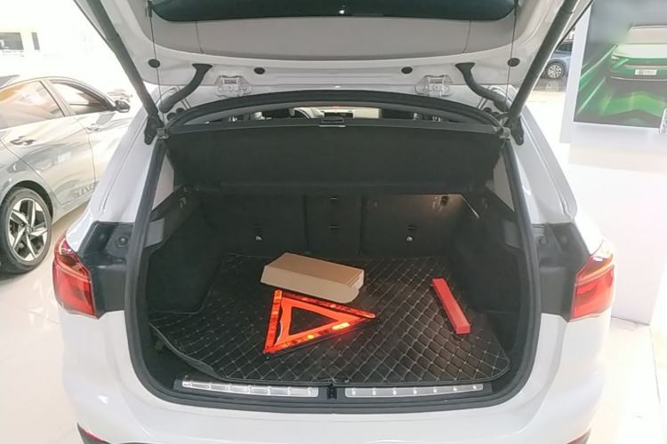 Used BMW X1 2019 sDrive20Li Leading Model Trunk