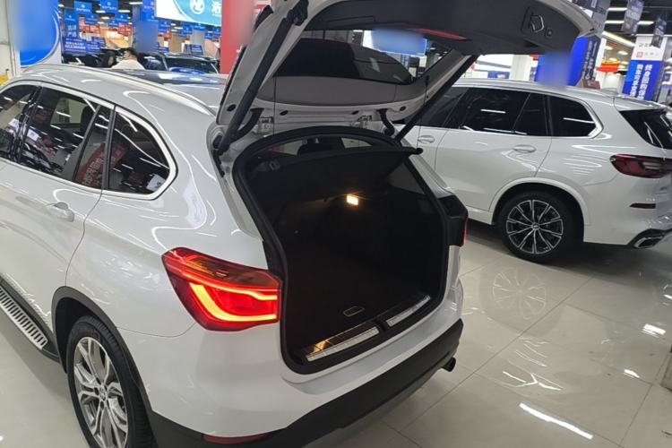 Used BMW X1 2019 sDrive20Li Leading Model Trunk