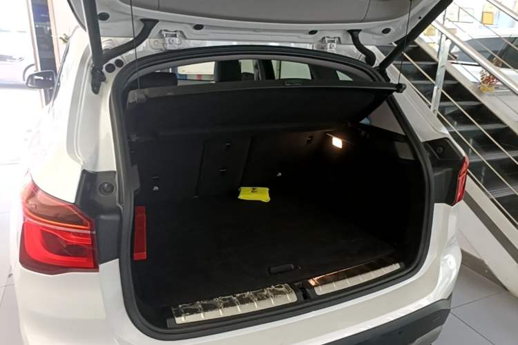 Used BMW X1 2019 sDrive20Li Leading Model Trunk