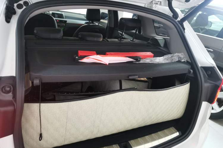 Used BMW X1 2019 sDrive20Li Leading Model Trunk