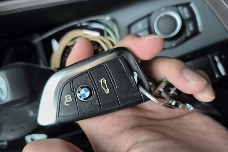 Used BMW X1 2019 sDrive18Li Premium Edition Vehicle Key