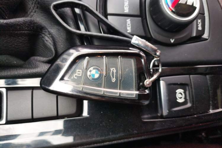 Used BMW X1 2019 sDrive18Li Premium Edition Vehicle Key