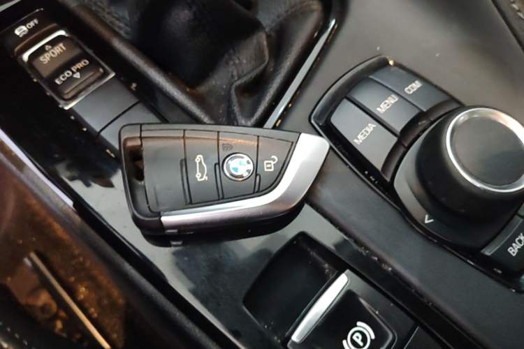 Used BMW X1 2019 sDrive18Li Premium Edition Vehicle Key