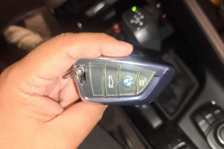 Used BMW X1 2019 sDrive18Li Premium Edition Vehicle Key