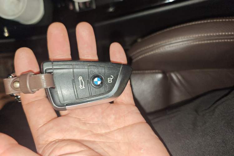 Used BMW X1 2019 sDrive18Li Premium Edition Vehicle Key