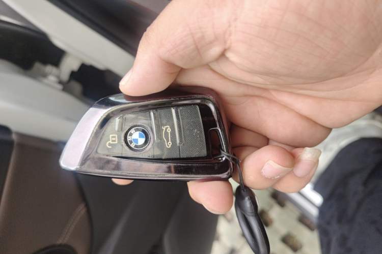 Used BMW X1 2019 sDrive18Li Premium Edition Vehicle Key