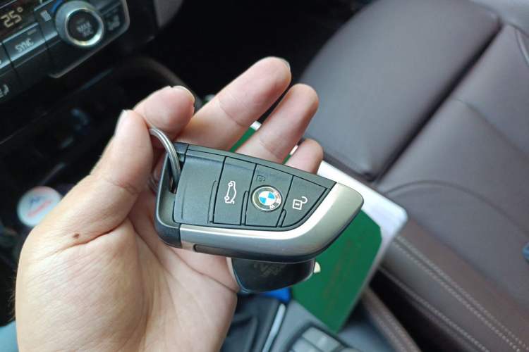 Used BMW X1 2019 sDrive18Li Premium Edition Vehicle Key