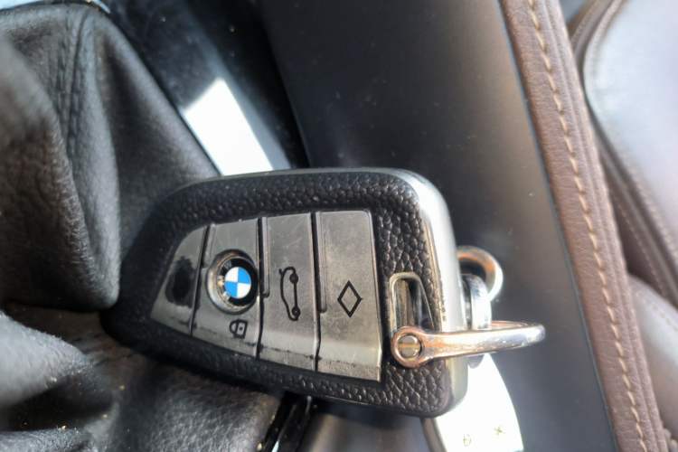 Used BMW X1 2019 sDrive18Li Premium Edition Vehicle Key