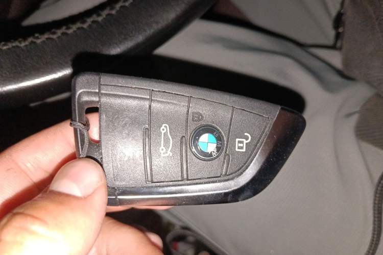 Used BMW X1 2019 sDrive18Li Premium Edition Vehicle Key