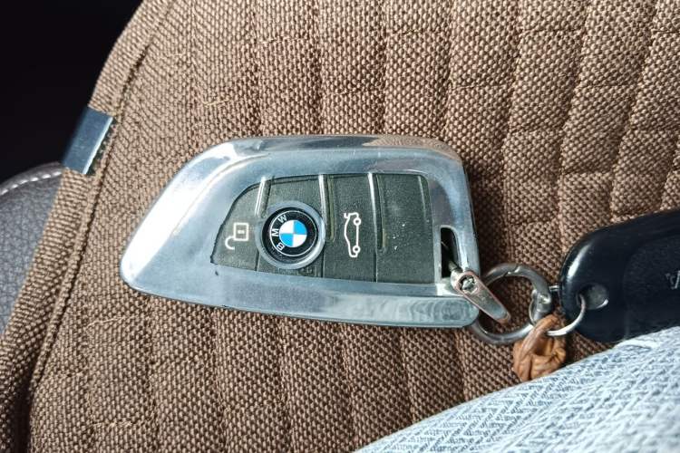 Used BMW X1 2019 sDrive18Li Premium Edition Vehicle Key