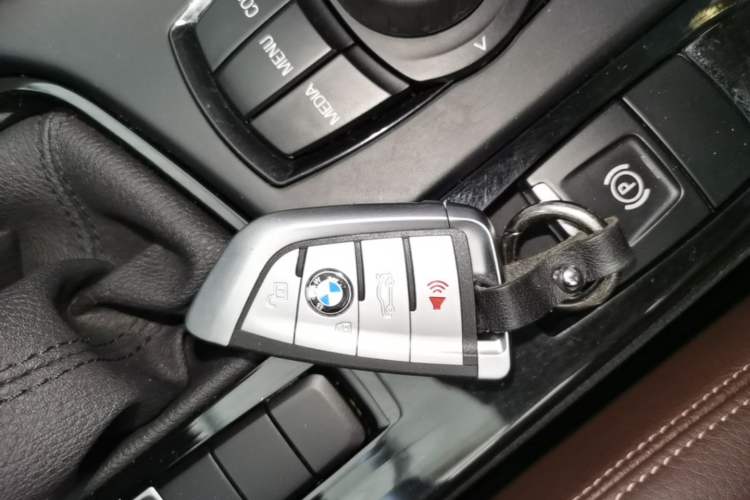 Used BMW X1 2019 sDrive18Li Premium Edition Vehicle Key