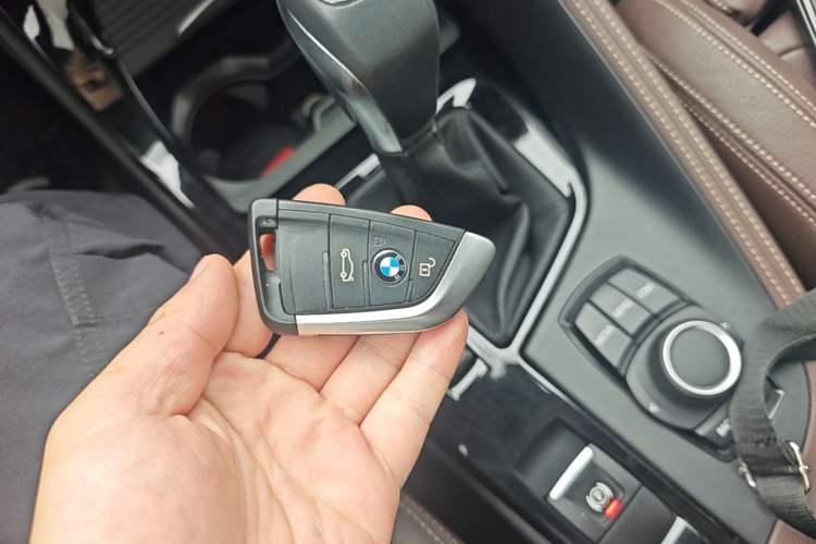 Used BMW X1 2019 sDrive18Li Premium Edition Vehicle Key