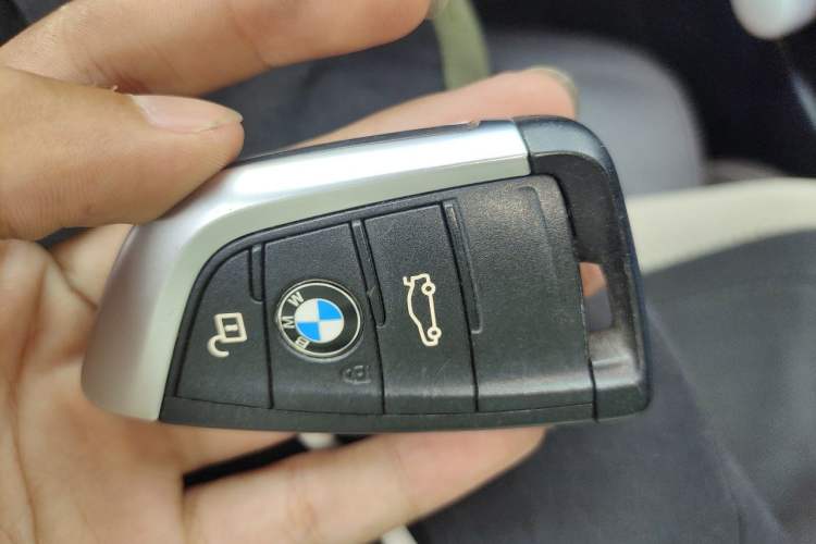 Used BMW X1 2019 sDrive18Li Premium Edition Vehicle Key