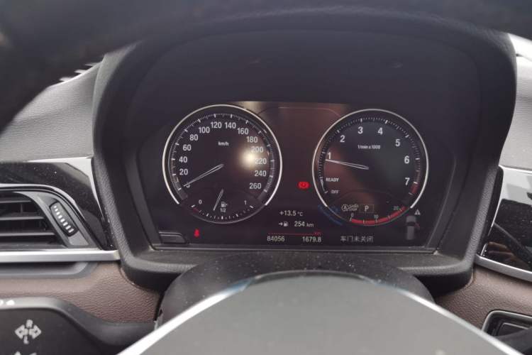 Used BMW X1 2020 sDrive25Li Leading Model Odometer Close Up