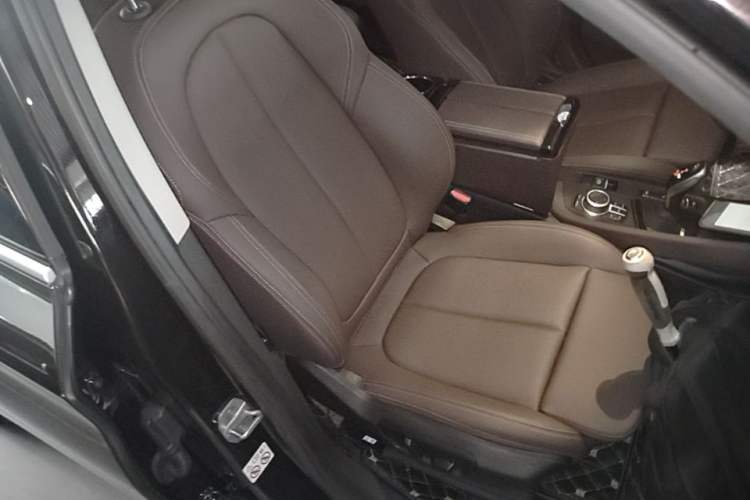 Used BMW X1 2020 sDrive25Li Leading Model Right Front Seat