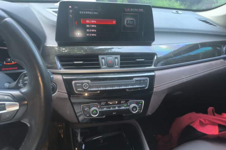 Used BMW X1 2020 xDrive25Li Luxury Edition Audio And AC Panel