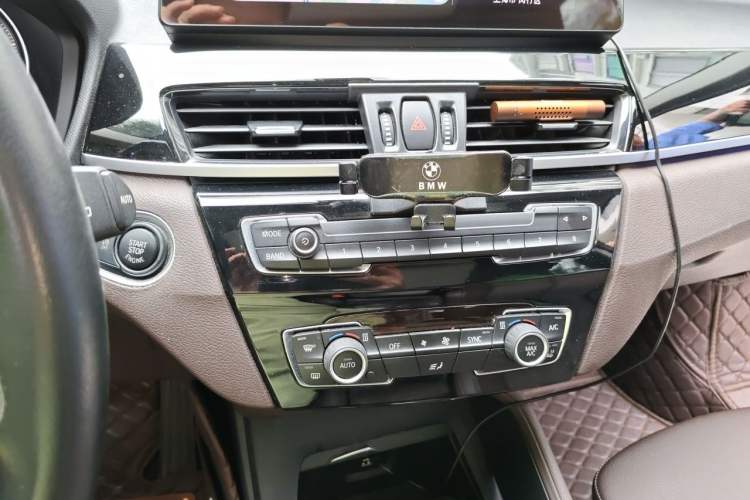 Used BMW X1 2020 sDrive25Li Leading Model Audio And AC Panel