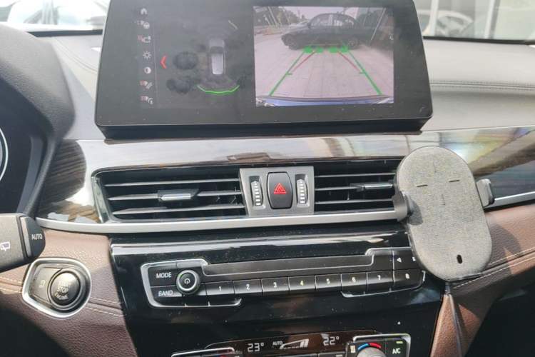 Used BMW X1 2020 xDrive25Li Luxury Edition Audio And AC Panel