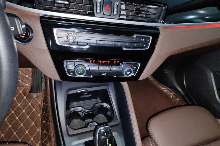 Used BMW X1 2020 sDrive25Li Leading Model Audio And AC Panel