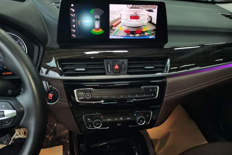 Used BMW X1 2020 xDrive25Li Luxury Edition Audio And AC Panel