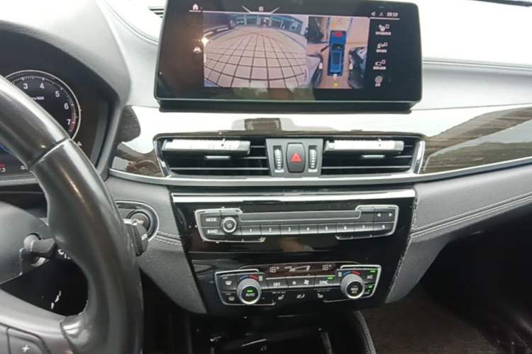 Used BMW X1 2020 xDrive25Li Luxury Edition Audio And AC Panel