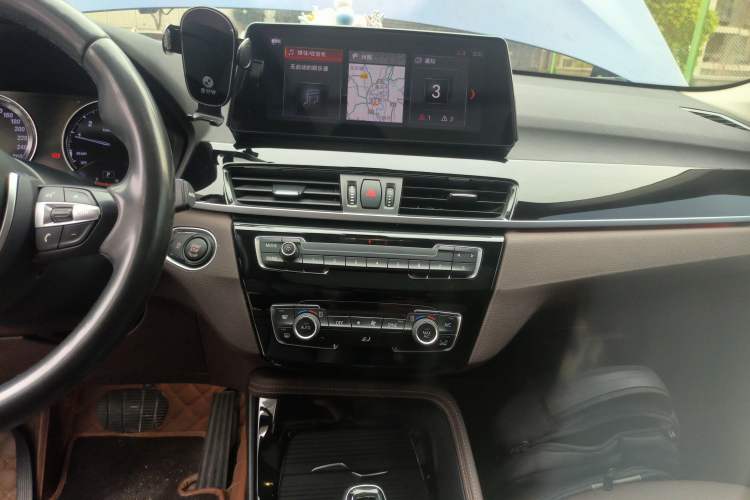Used BMW X1 2020 sDrive20Li Premium Edition Audio And AC Panel