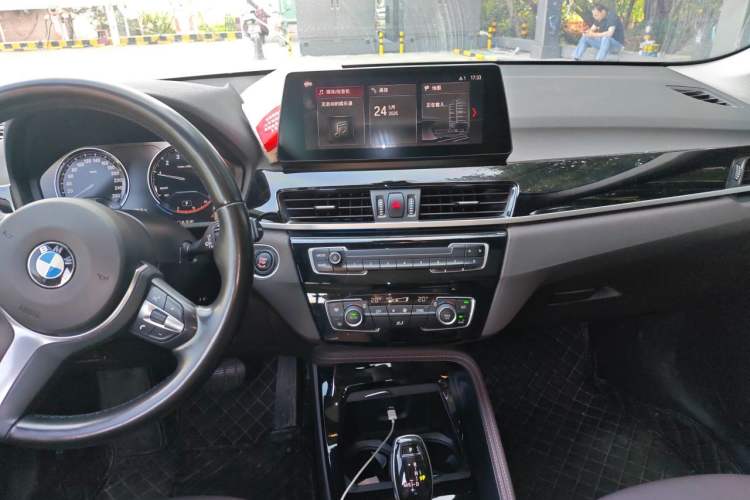 Used BMW X1 2020 sDrive20Li Premium Edition Audio And AC Panel