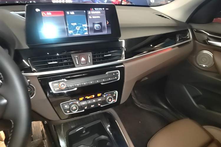 Used BMW X1 2020 sDrive25Li Leading Model Audio And AC Panel