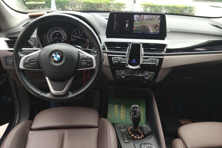 Used BMW X1 2020 sDrive25Li Leading Model Center Console