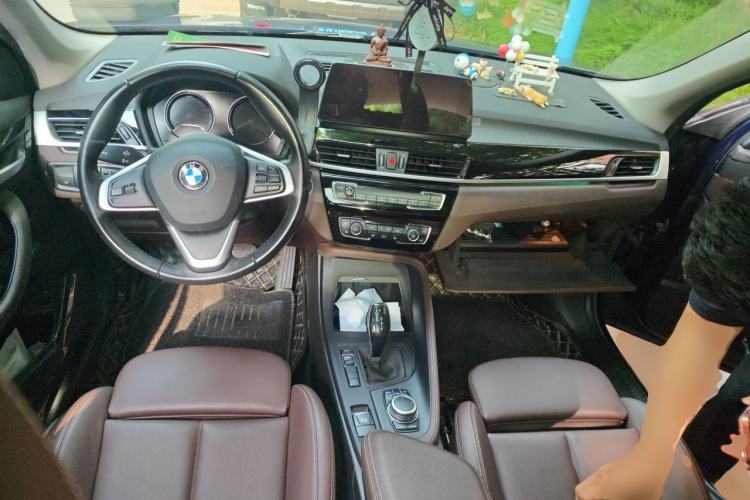 Used BMW X1 2020 sDrive25Li Leading Model Center Console
