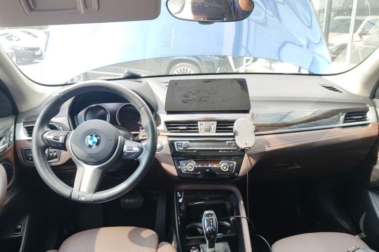 Used BMW X1 2020 xDrive25Li Luxury Edition Center Console
