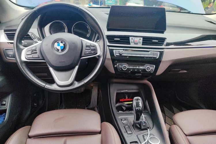 Used BMW X1 2020 sDrive25Li Leading Model Center Console