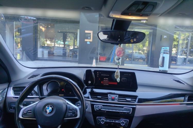 Used BMW X1 2020 sDrive25Li Leading Model Center Console