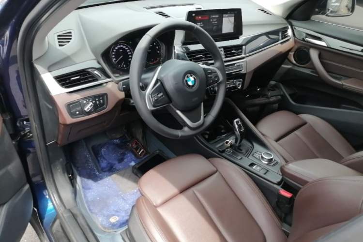 Used BMW X1 2020 sDrive25Li Leading Model Center Console