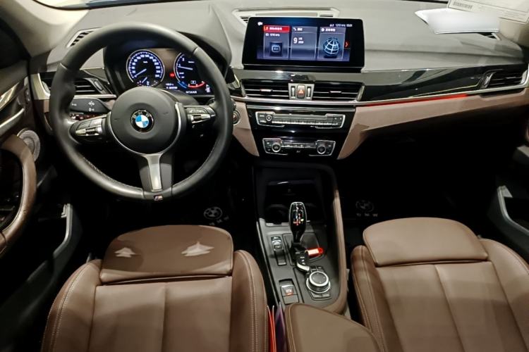 Used BMW X1 2020 sDrive25Li Leading Model Center Console